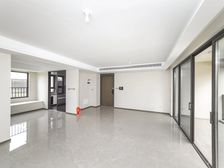 一楼 房东诚心出售 精装交付 中建国贤府 2室2厅 精装修