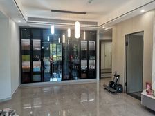 融创滨江壹号一期 三房 154.5万带车位