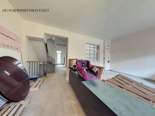 联排别墅,带前后花园,满五年,毛坯出售。