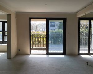 新希望映辰府3室2厅2卫南朝向190.0万元/套出售