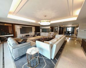 伊泰华府世家 总裁大平层 精装修 拎包入住