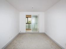 绿地广场一期二期 · 边户三房2卫 全新毛坯 通透边户