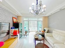 湖边位置,小区中间,户型端正,三房两厅两卫,看房方便有密码