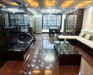 西堤阳光5室2厅3卫南朝向270.0万元/套出售