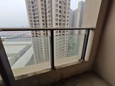 急售送车位 价格好谈 荣和山水绿城 5室2厅