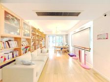 一楼带大花园 3房2卫格局 南北通 精装修自住保养好