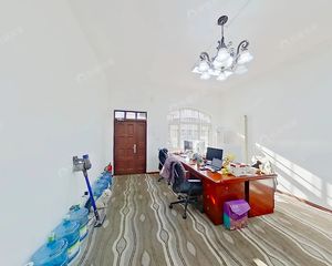 丰台科技园区精装南向别墅 五居三卫带阳台