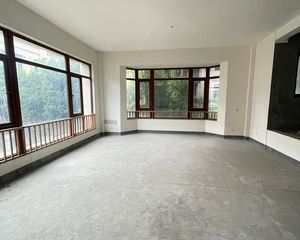 长岛花园 5室3厅 毛坯 石材干挂两层别墅 位置好