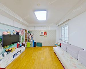春波东苑 江南实验 大三房 诚心出售 价格可谈