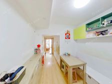 德外新明胡同 南北两居 精装修 业主诚心出售。