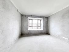 御官山二期全新毛坯四房,三室朝南,环境幽静居住舒适