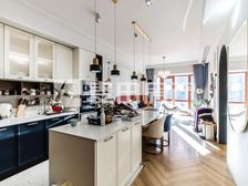 2室2厅蓝堡国际公寓南区