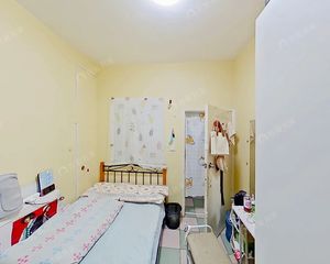 东三环 三里屯 团结湖地铁南北通透三居 满五年 有钥匙采光好