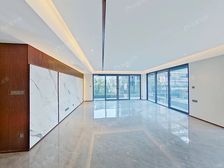 小区中间位置,L型阳台,视野开阔无遮挡,随时看房