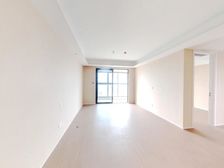 诚心出售一线江景无遮挡,视野好,边户哦全亮间