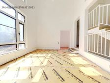 南北双花园大别墅 全新毛坯 中间位置