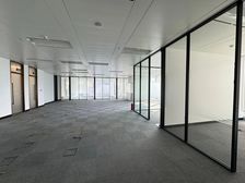 市中心CBD 恒隆广场 全景落地窗 户型方正 双面采光