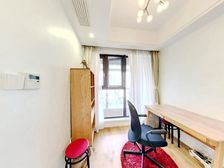 绿地海外滩 3室2厅 婚装 中庭自住保养好 诚心出售