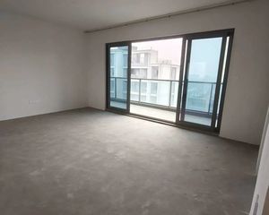 绿城·新桂沁澜4室2厅3卫南朝向409.0万元/套出售