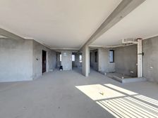 全新毛坯,楼层佳 ,7号线口,万达板块,三开间朝南,