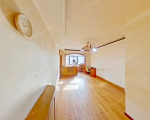 北四环内惠新西街双地铁正规两居大客厅带窗户不临街 户型好利用