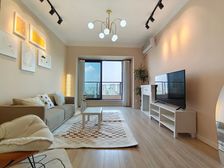 照母山书包好房 香港置地约克郡汀兰 二房 170万