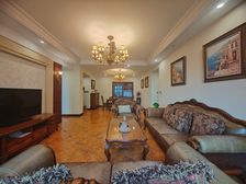 观音桥商圈 轻轨3号线 精装大平层 朝南看江看中庭 全套房