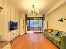 一楼带院子,总价低,使用面积大,同户型少。