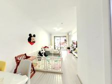 中海枫华里 不靠高架安静 可以看河 户型方正