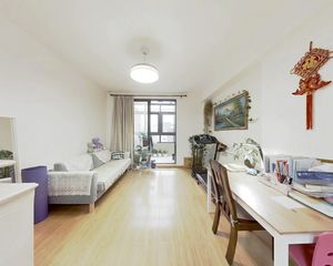 交通便利,配套设施齐全,小区环境优美,欢迎咨询看房