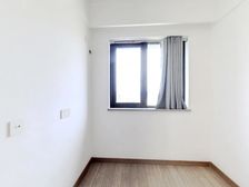 此房位于小区中庭位置全天采光都不错,景观房。