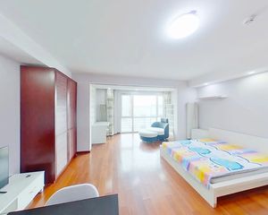 苏州桥 户名·中湾国际·1室·1厅 满五诚心卖