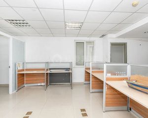 北苑 领地OFFICE 四居室 中间楼层 看房提前约