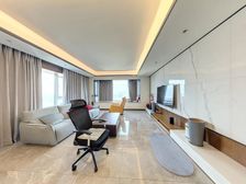 雅戈尔东海府,一线江景房,地暖精装修100多万,拎包入住