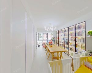 CBD 现代城· 3室1厅 高层 全新装修 诚售!