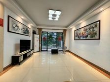 云山诗意 4 房 138 方 品质小区 繁华地段 近地铁