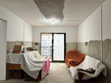 汉军五象一号 4房2厅73万