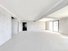 仓聚里 全新白坯 楼层好 边套全亮 小区人车分流 环境优