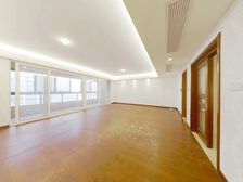 万科玲珑东区 小区中间位置 全新没有住过人