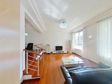 房东急售,看房便利,前后有院子,配套完善,诚意出售,有装修。