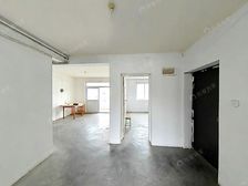 新上房源,飞机三房,纯毛坯,置换出售,看房我司有钥匙。