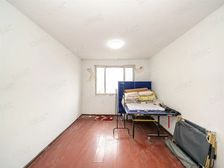 一梯两户,主卧朝南,品质小区,精装修,诚意出售