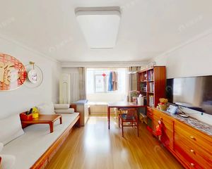 电报局街 67.54平3居 南北向精装修 自住保养好