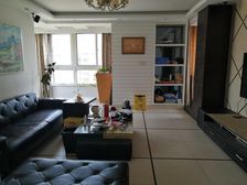 世纪花园A区5室2厅2卫南朝向278.0万元/套出售