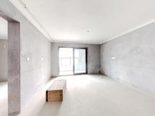 富力御官山三期洋房,离地铁线800米,户型方正