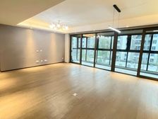 海和云庭新上四房 保养好 带车位 诚心出售