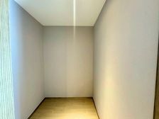 (8F洋房,诚售)全新装修,从未住人)(送家具家电车位!)