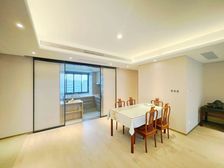 海和云庭中间位置洋房 没有住过 只是搬了部分家具在里面