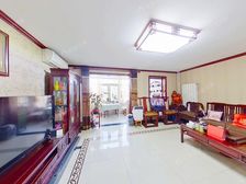 龙体,南北通透三居,复式带双卫,带四个阳台,有电梯