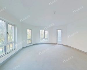 70年产权 有燃气 地铁口 毛坯易改造 中间楼层